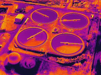 Przykład wizji, termowizyjne spojrzenie na pole z lotu drona